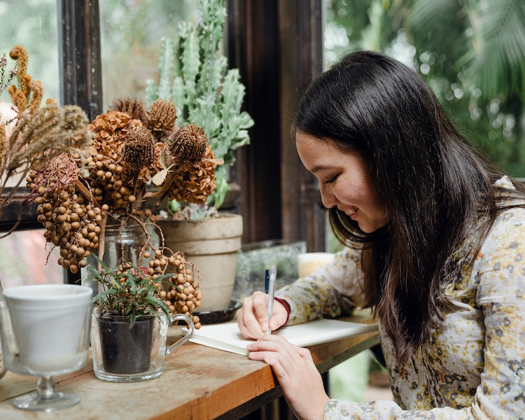 How to Write an Explanatory Essay: A Complete Guide from PaperCoach