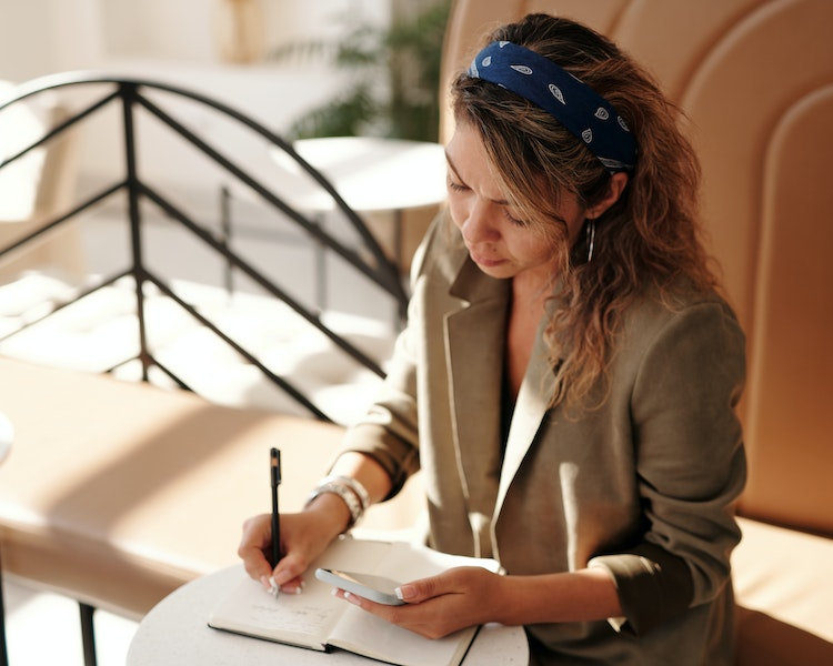 15 Thesis Statement Examples to Inspire Your Next Argumentative Essay