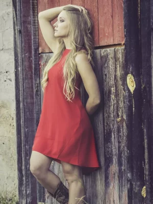 outdoor-person-wood-girl-old-barn-692349-pxhere.com_.jpg